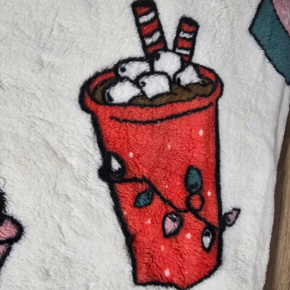 NWT Holiday Drinks Plush Throw - Picture 5 of 6